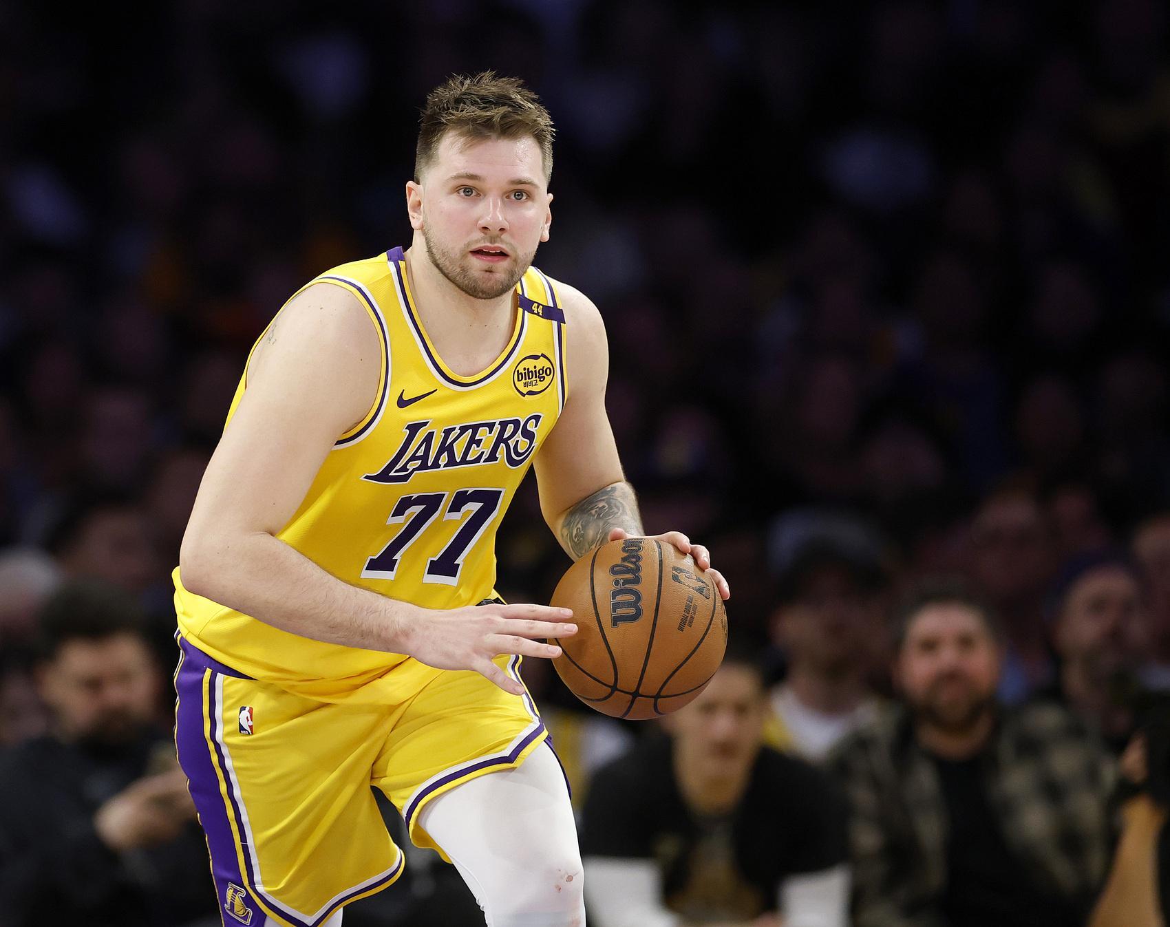 给东契奇什么建议？费舍尔：最重要的是成为冠军 要保持习惯十年